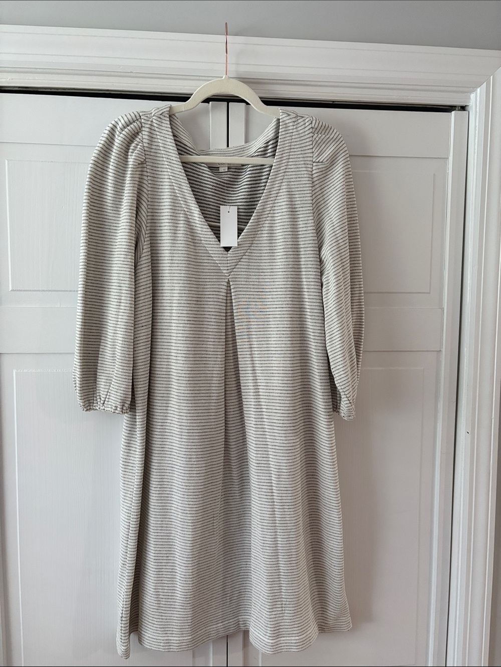 LOFT Light Gray Striped V-Neck Puff Sleeve Dress-size Large